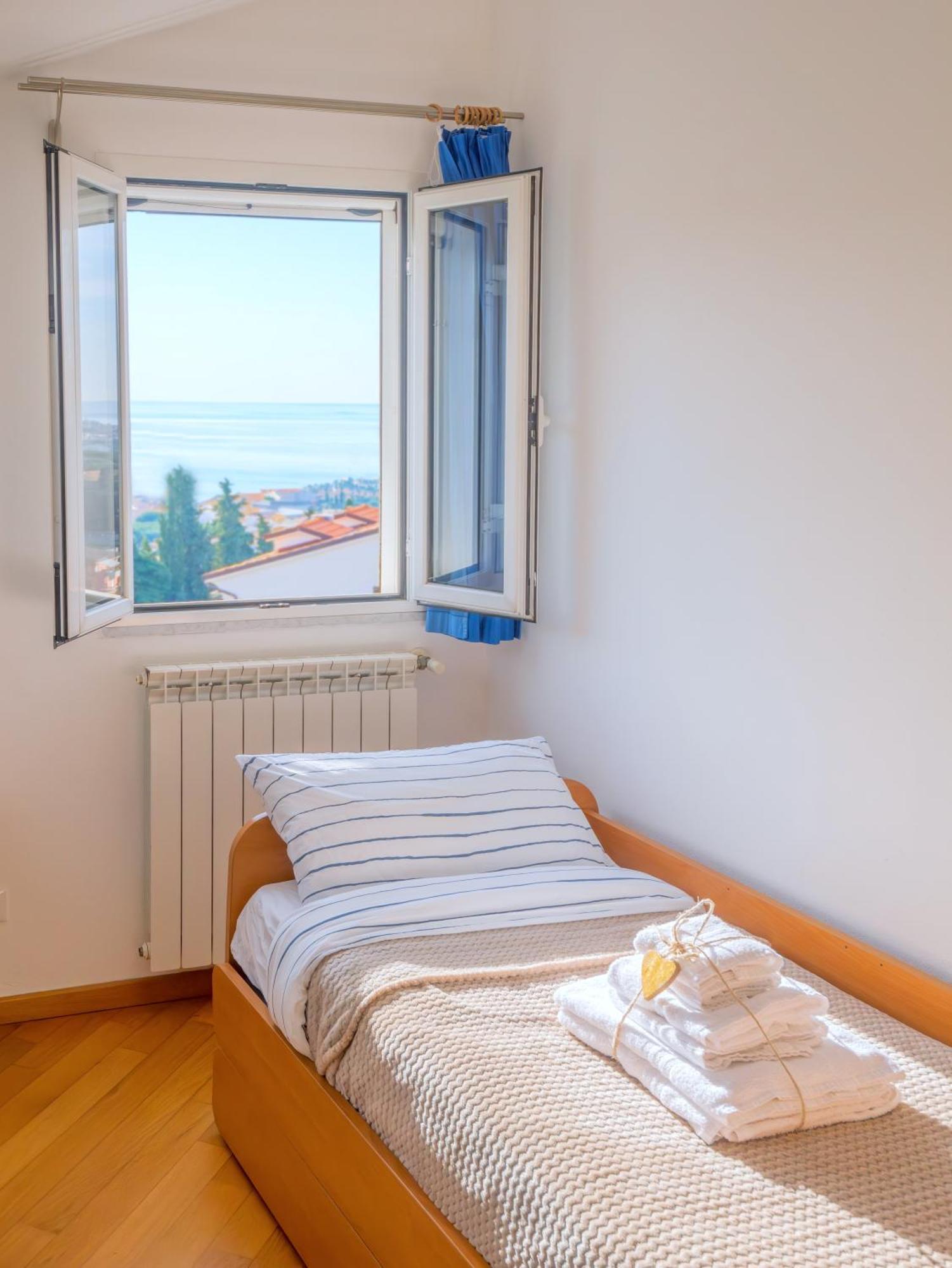 Appartamento Pesco "A Casa Felice" Pietra Ligure Esterno foto